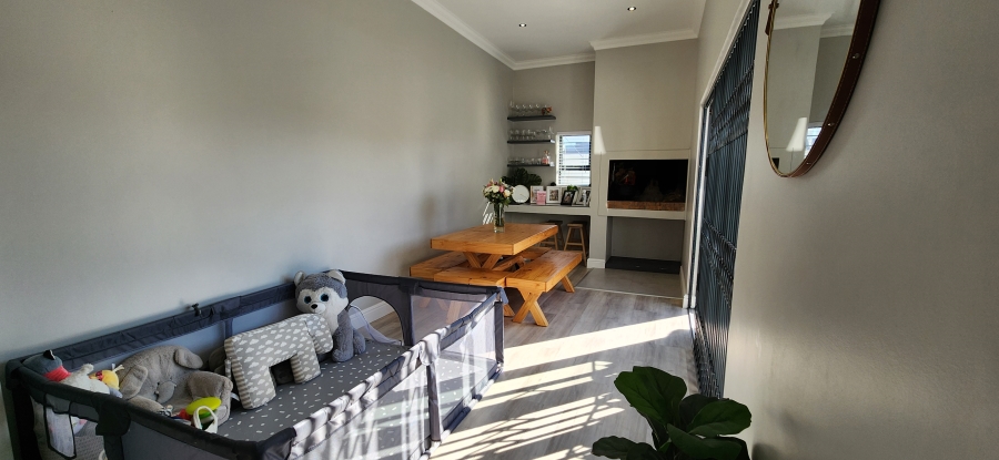 To Let 2 Bedroom Property for Rent in Parklands North Western Cape